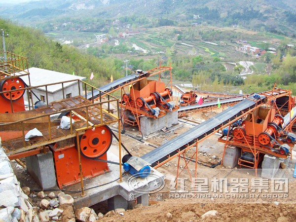 某日產(chǎn)5000噸顎式破碎機(jī)生產(chǎn)線現(xiàn)場(chǎng)