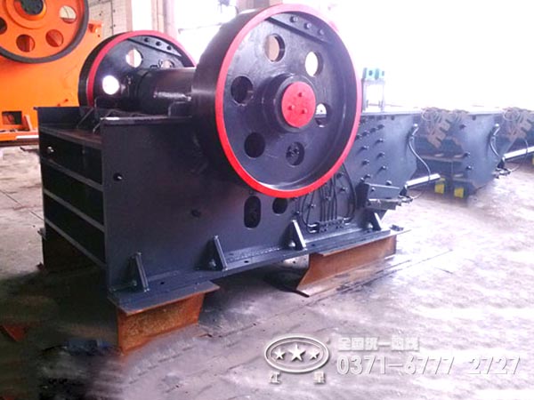 液壓顎式破碎機(jī)