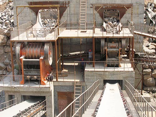 湖北襄樊PE-600×900II顎式破碎機(jī)生產(chǎn)現(xiàn)場(chǎng)