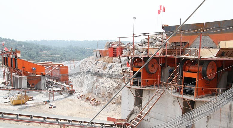 山東菏澤PE-1000×1200顎式破碎機生產線現(xiàn)場