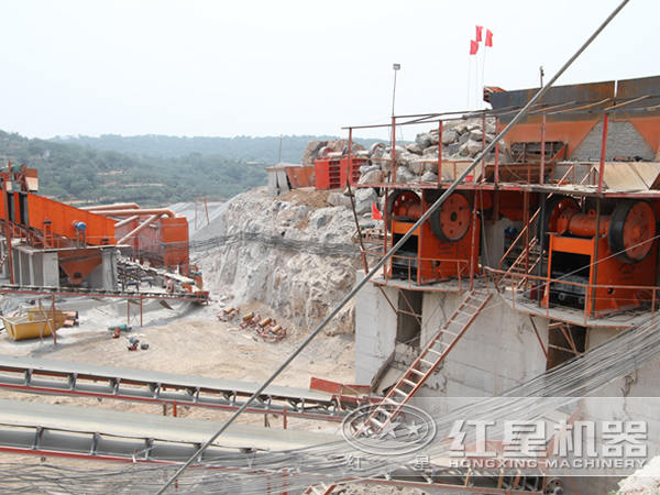 顎式破碎機(jī)加工現(xiàn)場(chǎng) 顎式破碎機(jī)加工現(xiàn)場(chǎng)