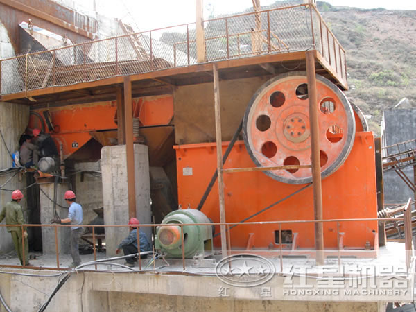 顎式破碎機(jī)