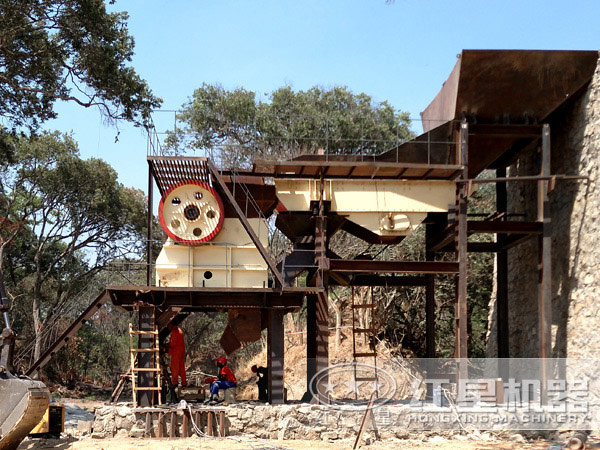 顎式破碎機(jī)生產(chǎn)現(xiàn)場