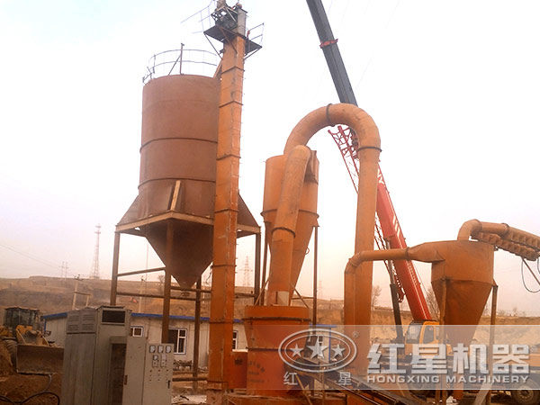 高嶺土磨粉生產(chǎn)線客戶現(xiàn)場 高嶺土磨粉生產(chǎn)線客戶現(xiàn)場