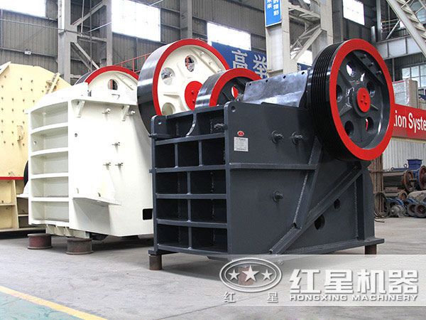 69顎式破碎機(jī) 69顎式破碎機(jī)