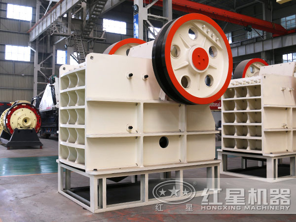 PE500x750顎式破碎機別看型號小，工作起來卻不含糊，破碎比高、破碎效果好