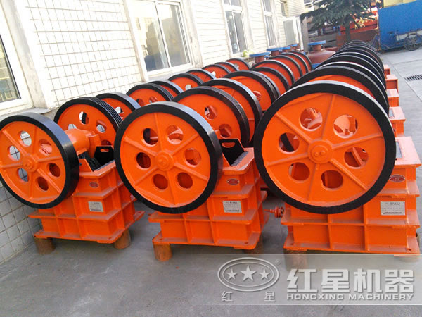 顎式破碎機產(chǎn)品圖片