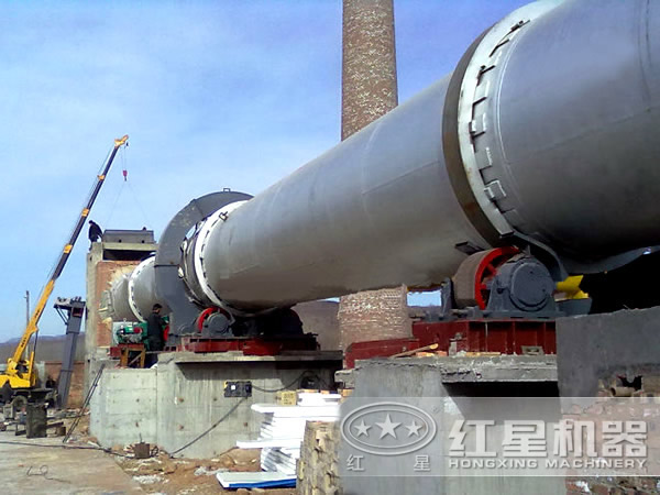 陶粒砂生產(chǎn)線現(xiàn)場(chǎng)正在緊鑼密鼓的安裝設(shè)備 陶粒砂生產(chǎn)線現(xiàn)場(chǎng)正在緊鑼密鼓的安裝設(shè)備