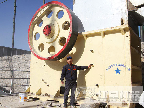 大型鄂破機(jī) 大型鄂破機(jī)