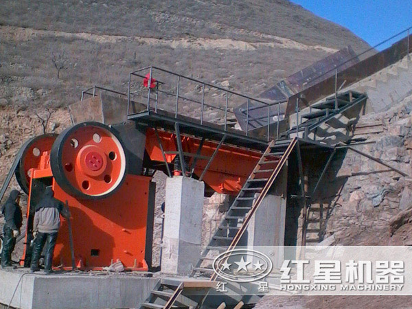 顎式破碎機(jī)三角皮帶松了就會(huì)動(dòng)力不足無法完成破碎作業(yè) 顎式破碎機(jī)三角皮帶松了就會(huì)動(dòng)力不足無法完成破碎作業(yè)