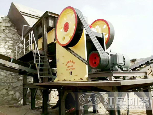 液壓環(huán)保鄂式破碎機(jī)部件磨損少 液壓環(huán)保鄂式破碎機(jī)部件磨損少