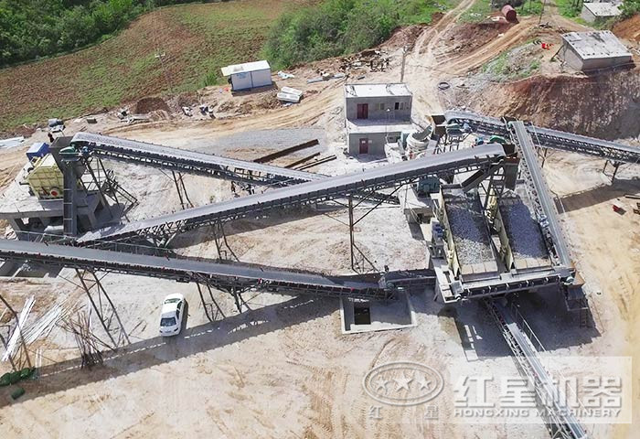 反擊式破碎機組成的白云石細碎生產(chǎn)線