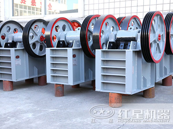 小型石頭顎式破碎機(jī) 小型石頭顎式破碎機(jī)