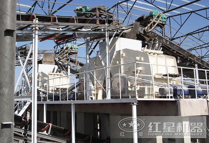 時產150噸的環(huán)保型石子反擊式破碎機現(xiàn)場
