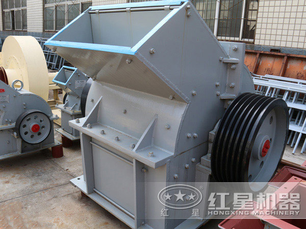中型錘式破碎機(jī) 中型錘式破碎機(jī)