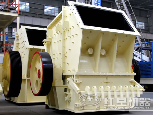 單段破碎機(jī)可將大塊礦石一次破碎至5mm大小，其經(jīng)濟(jì)效益非常高