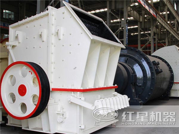 單段破碎機(jī)側(cè)面