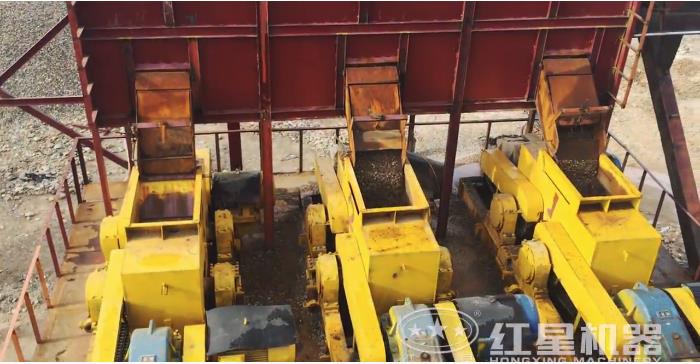 河卵石制砂場(chǎng)用對(duì)輥式制砂機(jī)代替制砂機(jī)設(shè)備案例