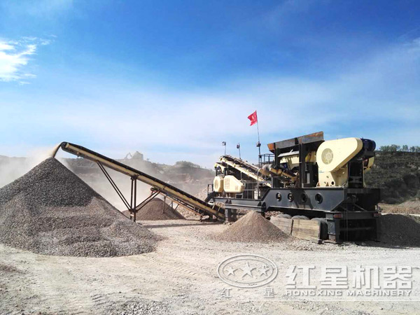 現(xiàn)代新型可移動(dòng)石子破碎機(jī)挺進(jìn)深山，為現(xiàn)代化建設(shè)添石加砂