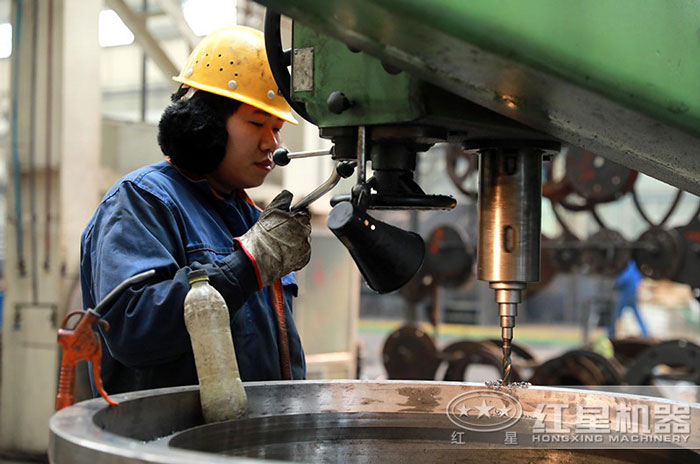 紅星移動(dòng)制砂機(jī)生產(chǎn)車間 紅星移動(dòng)制砂機(jī)生產(chǎn)車間