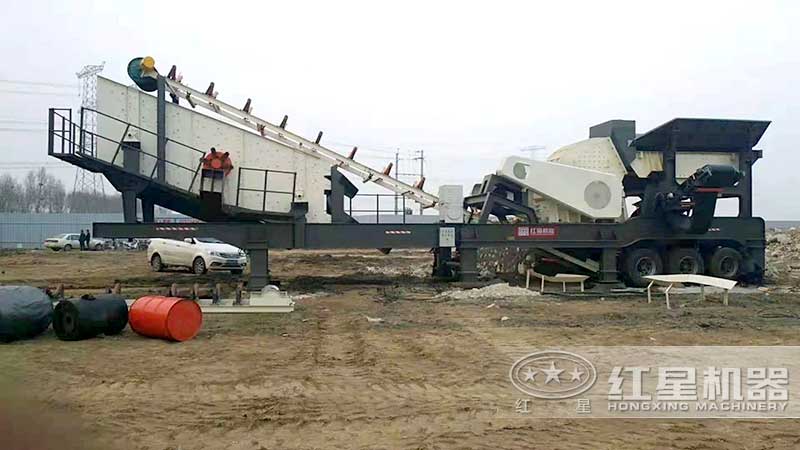 移動(dòng)三合一錘式破碎機(jī) 移動(dòng)三合一錘式破碎機(jī)