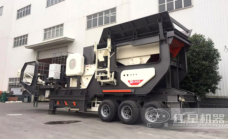 輪胎移動(dòng)顎式破碎機(jī)