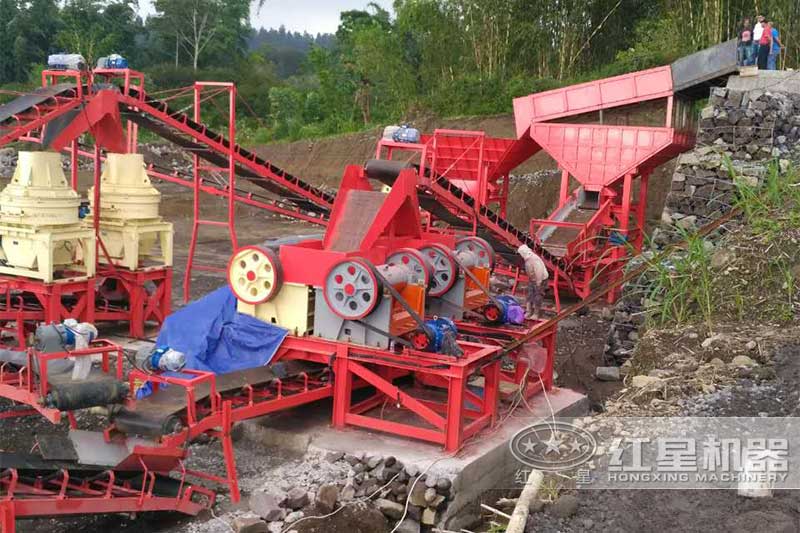 印尼砂石場(chǎng)現(xiàn)場(chǎng) 印尼砂石場(chǎng)現(xiàn)場(chǎng)