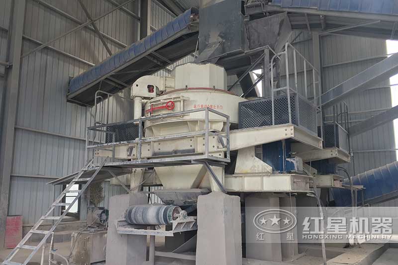 封閉廠房?jī)?nèi)的制沙生產(chǎn)線 封閉廠房?jī)?nèi)的制沙生產(chǎn)線