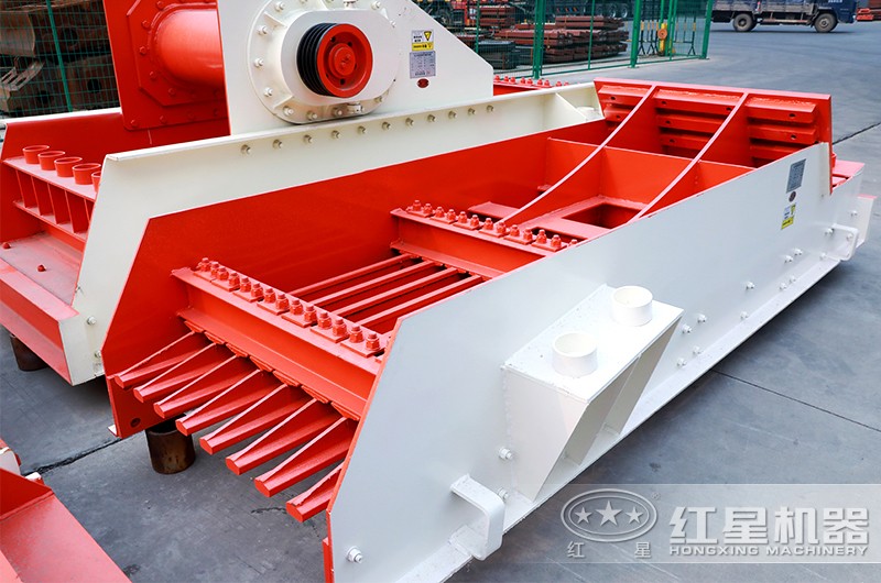 煤泥給料機(jī)也叫振動給料機(jī) 煤泥給料機(jī)也叫振動給料機(jī)