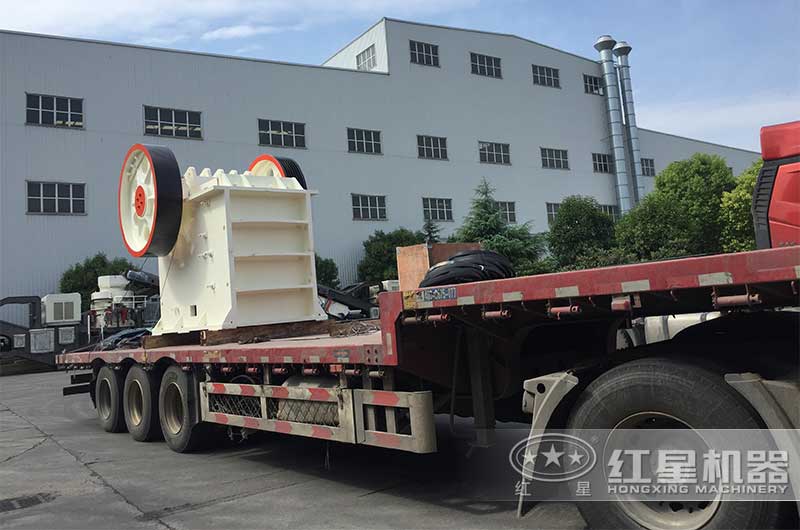 75破碎機發(fā)貨