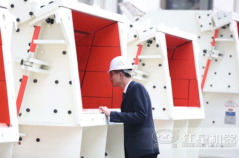 客戶參觀反擊式破碎機