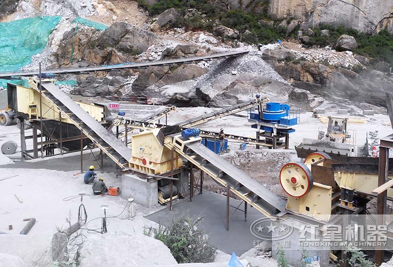 顎式破碎機(jī)+反擊式破碎機(jī)+立軸沖擊破碎機(jī)系統(tǒng)