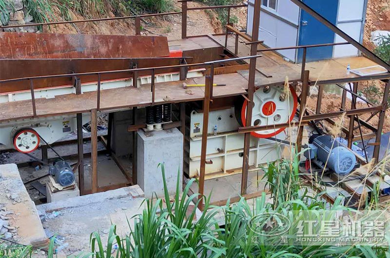 河卵石鄂式破碎機(jī)